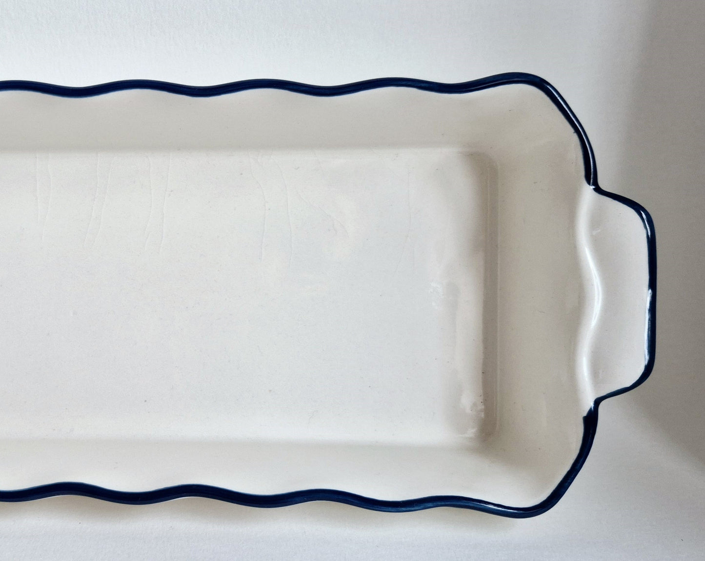 Three-Frame Sauce Dishes with Tray – Timeless and Versatile Design