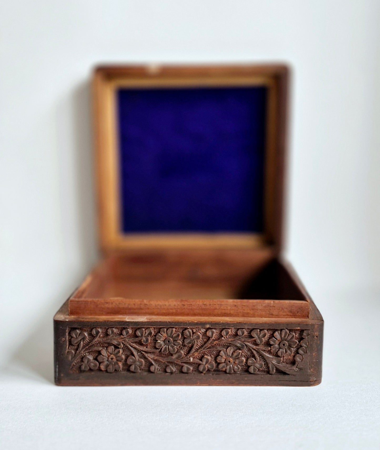 Vintage Heavily Finely Carved Floral Relief and Inlaid Wooden Trinket Box